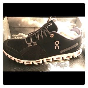 Brand NEW ON running shoes/sneakers